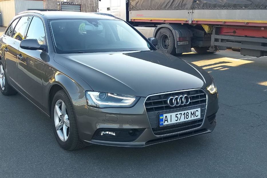 Продам Audi A4 2014 года в Киеве