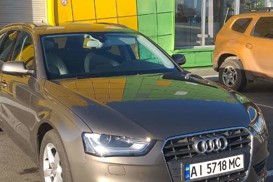 Продам Audi A4 2014 года в Киеве