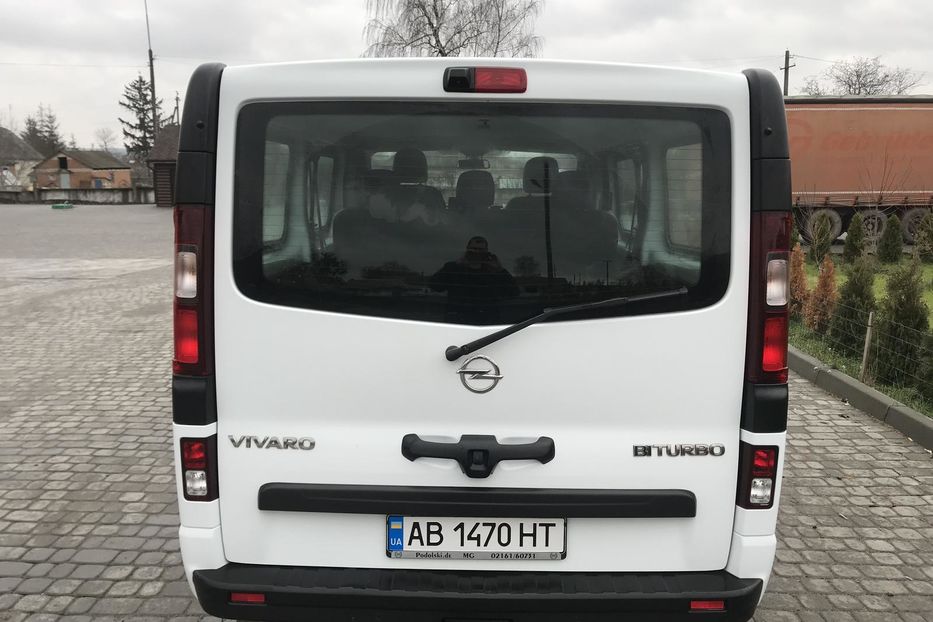 Продам Opel Vivaro пасс. 2015 года в г. Ильинцы, Винницкая область