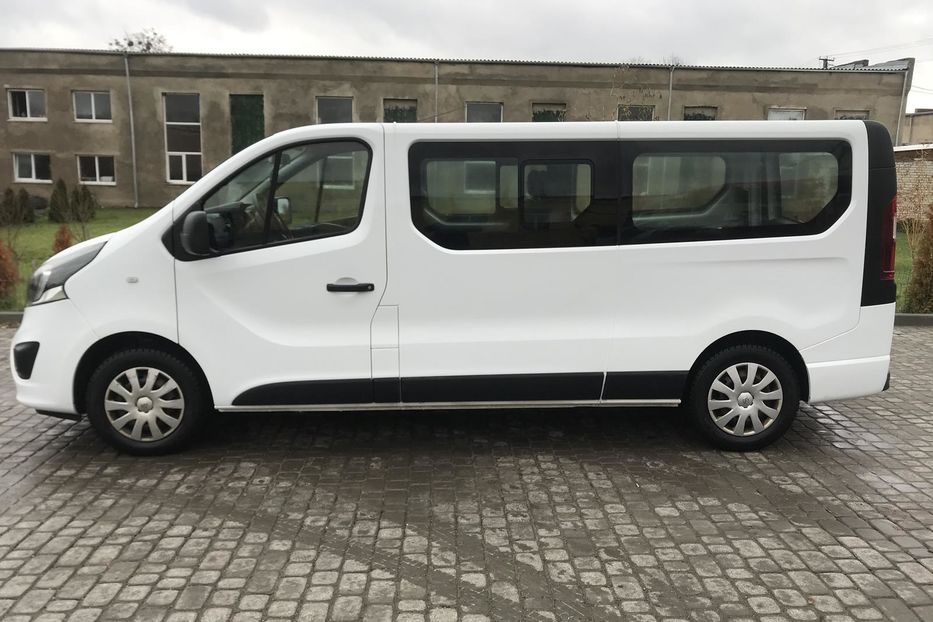 Продам Opel Vivaro пасс. 2015 года в г. Ильинцы, Винницкая область