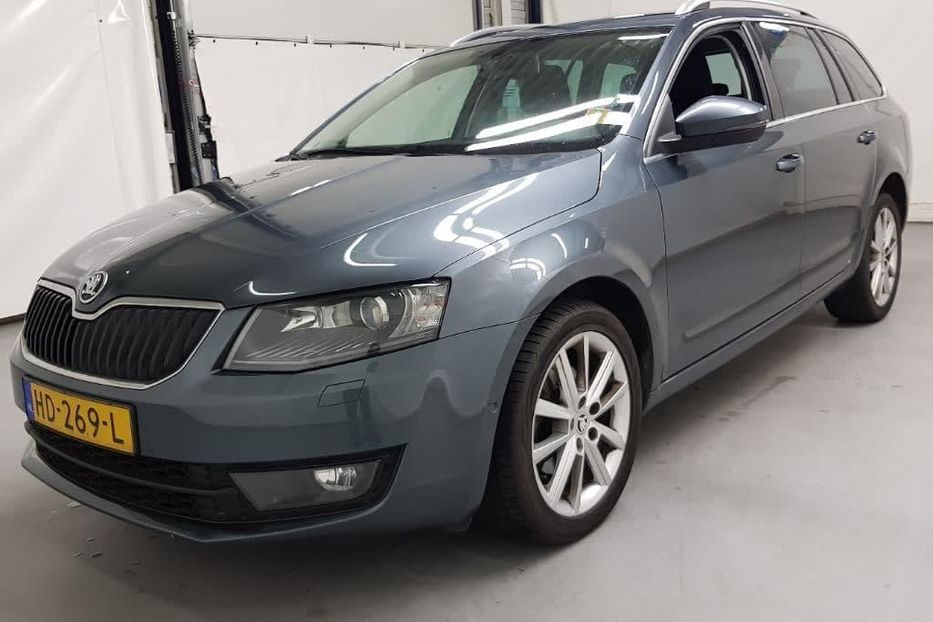 Продам Skoda Octavia COMBI 2.0 TDI 2015 года в Киеве