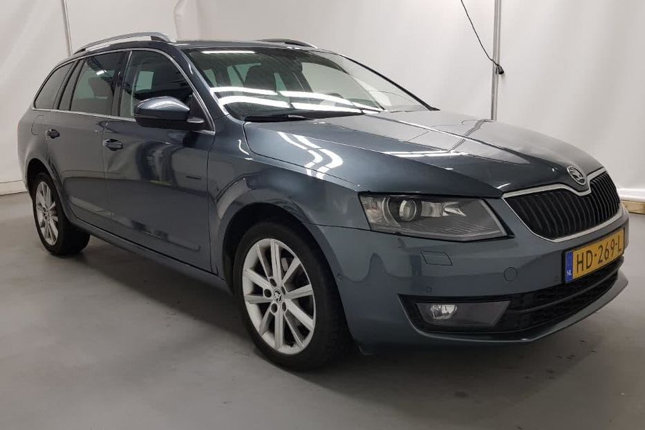 Продам Skoda Octavia COMBI 2.0 TDI 2015 года в Киеве