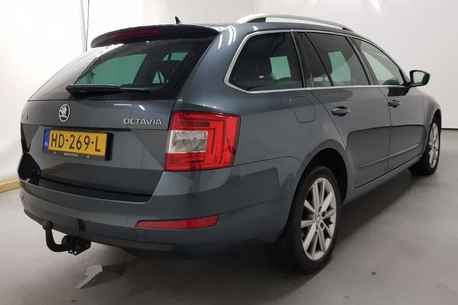 Продам Skoda Octavia COMBI 2.0 TDI 2015 года в Киеве