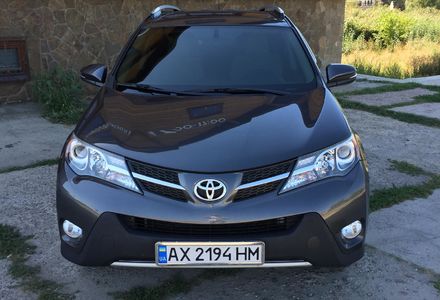 Продам Toyota Rav 4 2015 года в Харькове