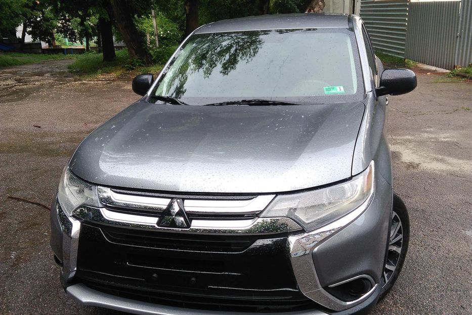 Продам Mitsubishi Outlander 4WD SE 2018 года в Днепре