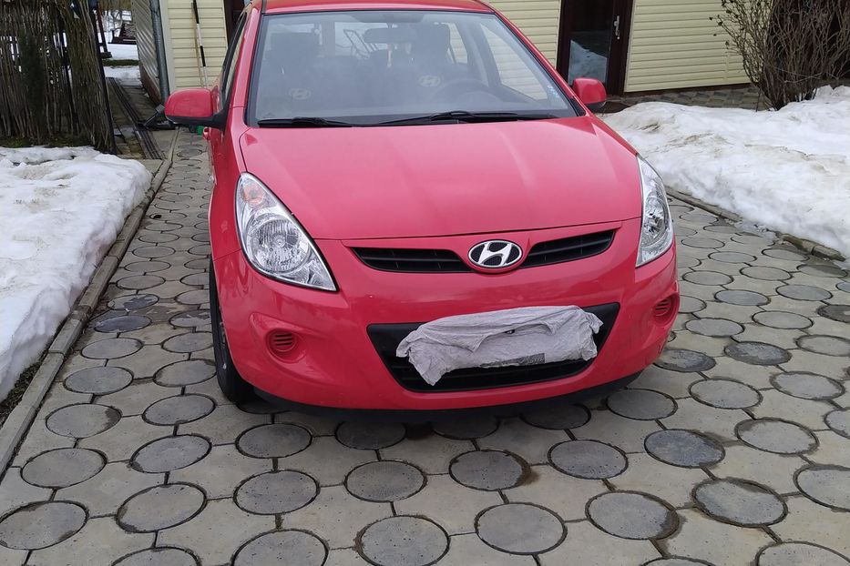 Продам Hyundai i20 2012 года в Черновцах