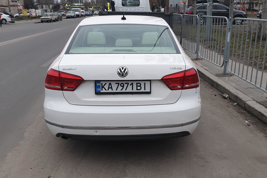 Продам Volkswagen Passat B7 SEL 2013 года в Киеве