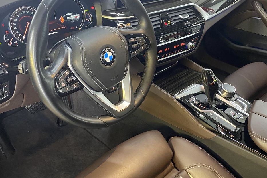 Продам BMW 530 BMW 530d xDrive LuxuryLine 2017 года в Киеве