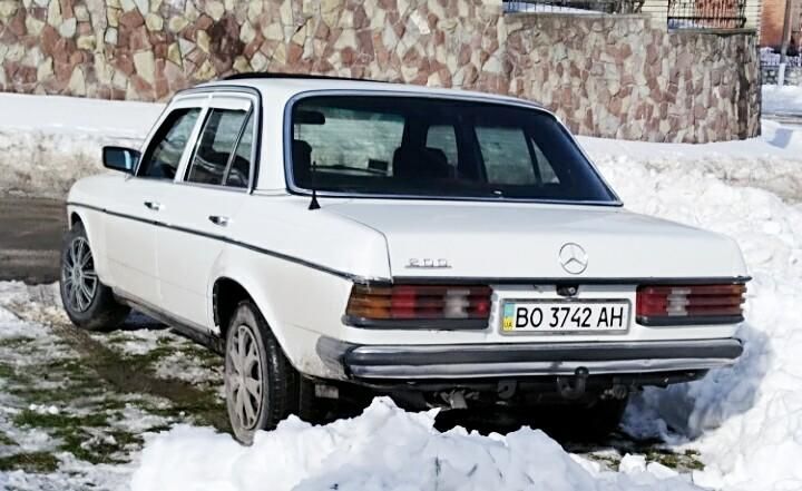 Продам Mercedes-Benz 200 w123 1984 года в Тернополе