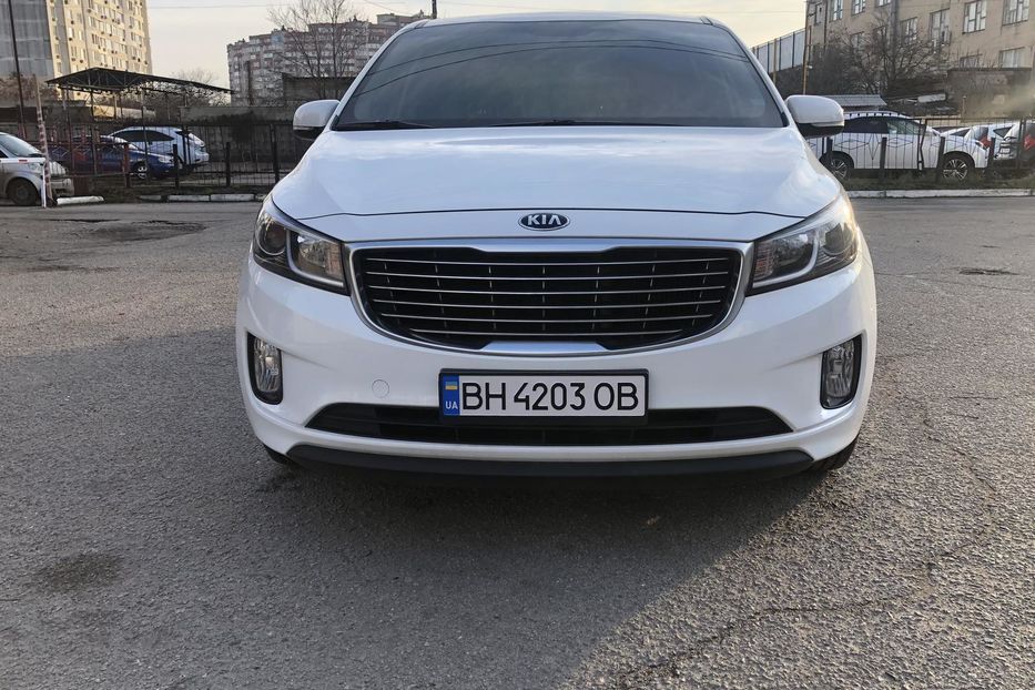 Продам Kia Carnival 2015 года в Одессе