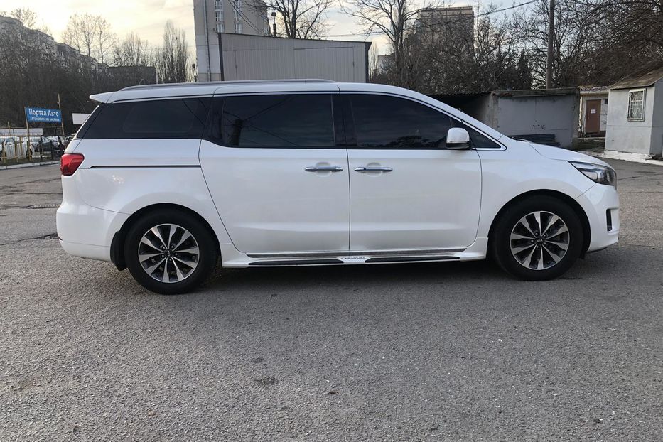 Продам Kia Carnival 2015 года в Одессе