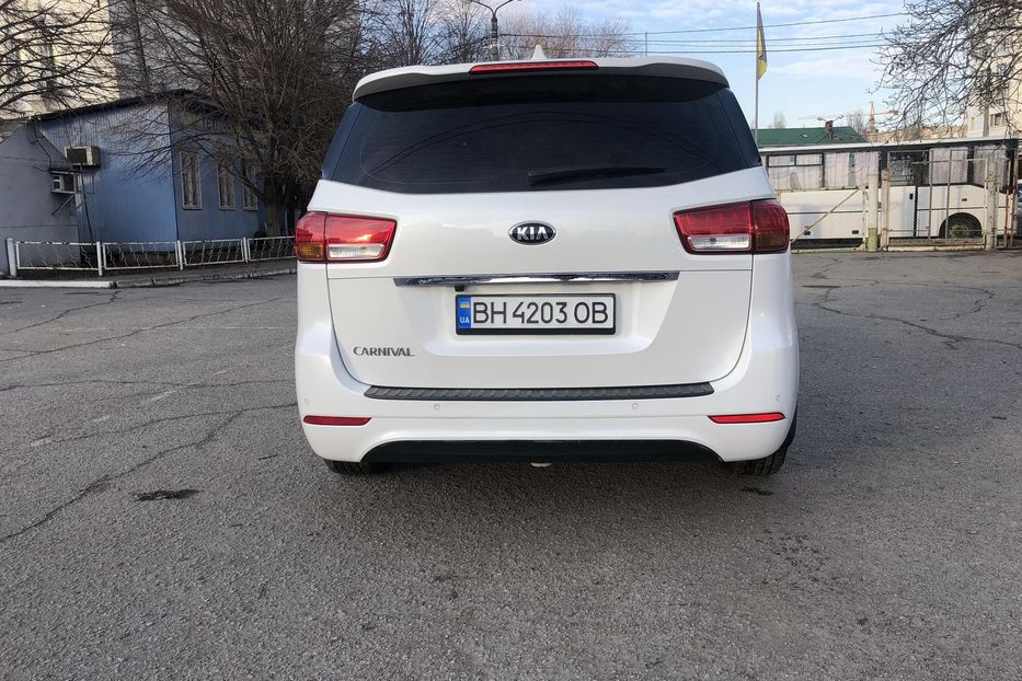 Продам Kia Carnival 2015 года в Одессе