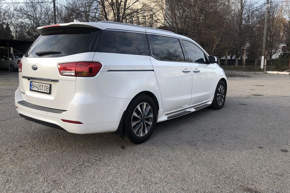 Продам Kia Carnival 2015 года в Одессе