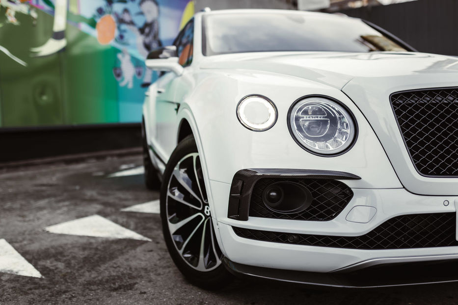 Продам Bentley Bentayga 2018 года в Киеве