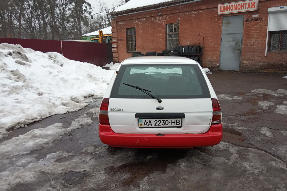 Продам Ford Escort 1998 года в Киеве