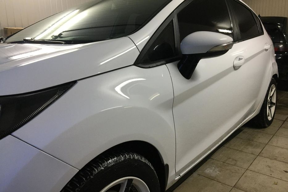 Продам Ford Fiesta 1,6 типтроник 2013 года в Киеве