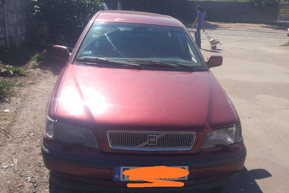 Продам Volvo V40 1998 года в Одессе