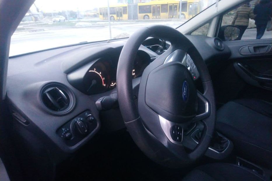 Продам Ford Fiesta Mk7.5 2013 года в Киеве