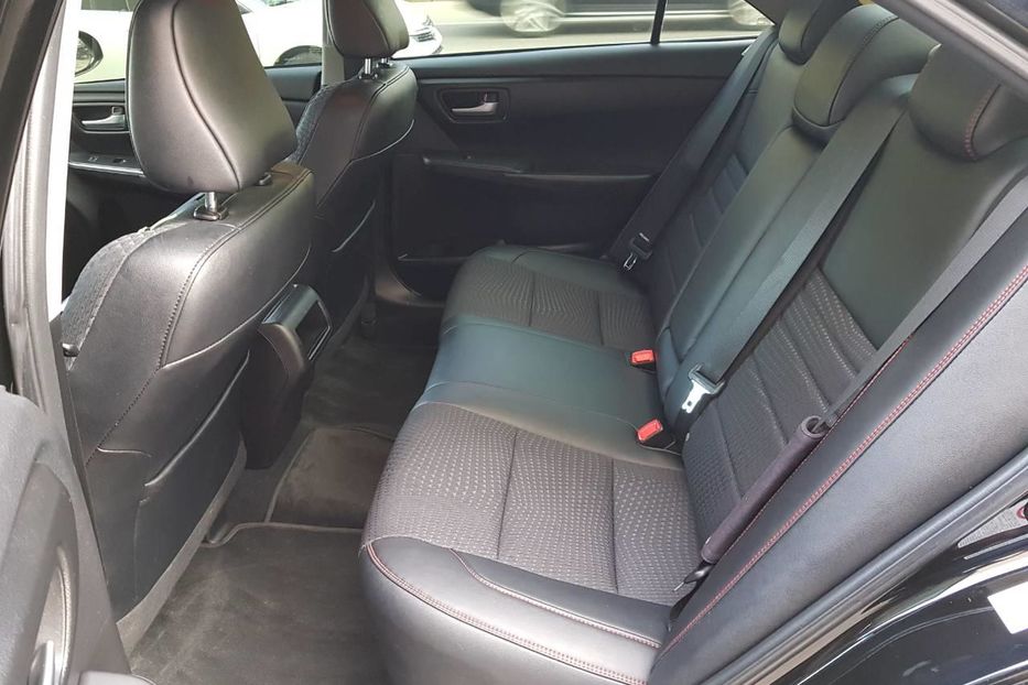 Продам Toyota Camry 2015 года в Киеве