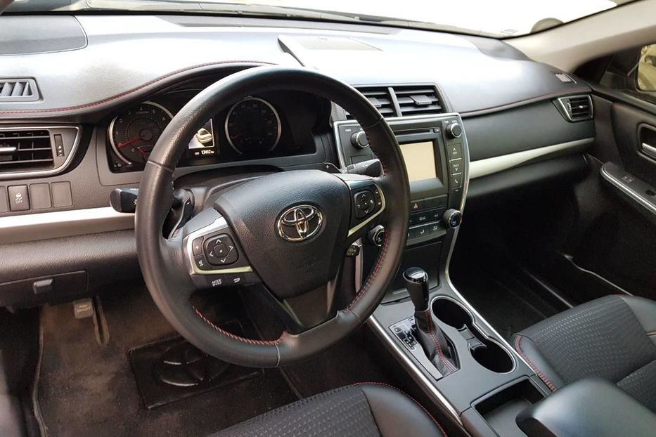 Продам Toyota Camry 2015 года в Киеве