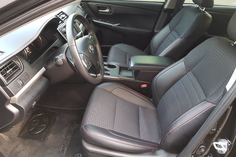 Продам Toyota Camry 2015 года в Киеве