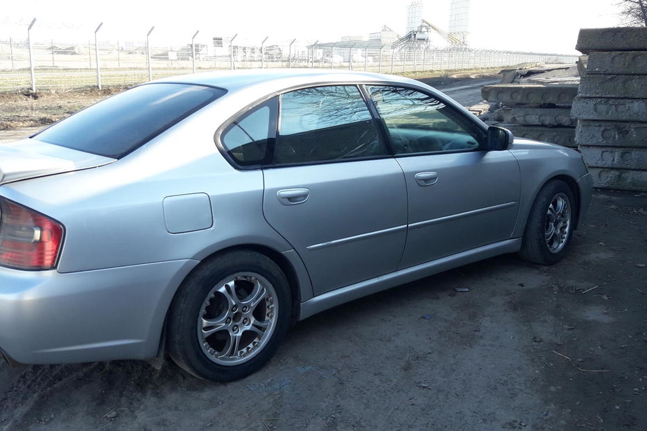 Продам Subaru Legacy седан 2003 года в Одессе