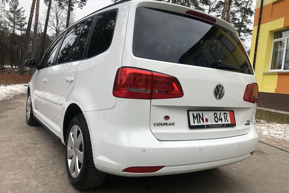 Продам Volkswagen Touran Bluemotion 2015 года в Киеве