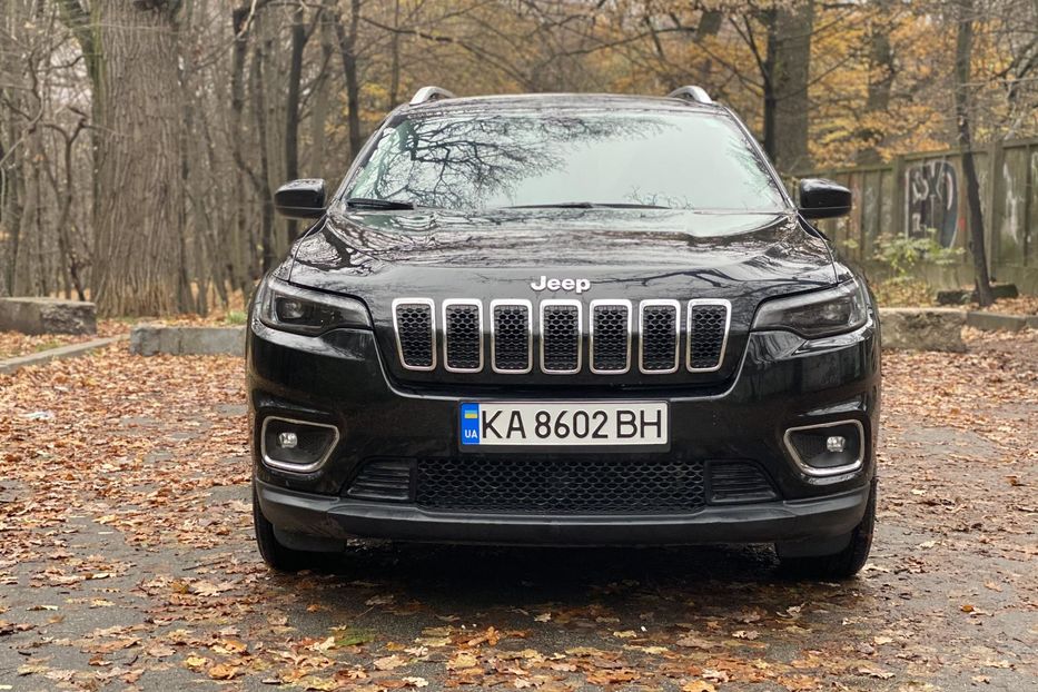 Продам Jeep Cherokee Latitude 2019 года в Киеве