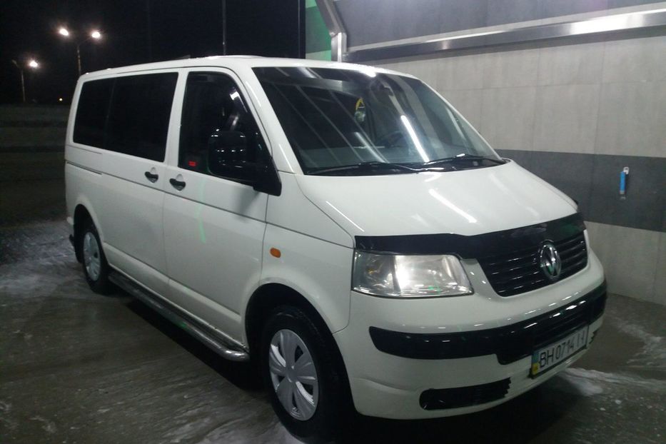 Продам Volkswagen T5 (Transporter) пасс. 2004 года в Одессе