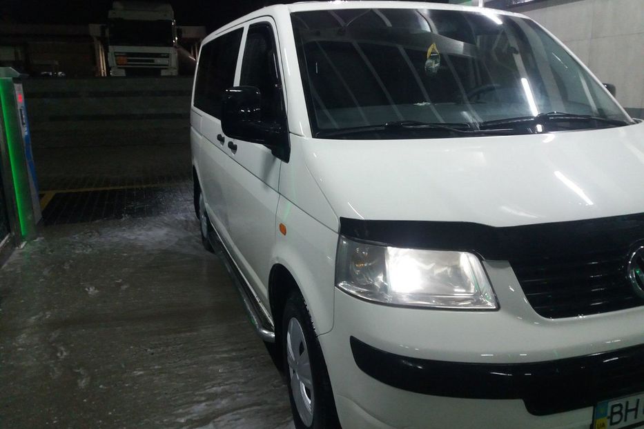 Продам Volkswagen T5 (Transporter) пасс. 2004 года в Одессе