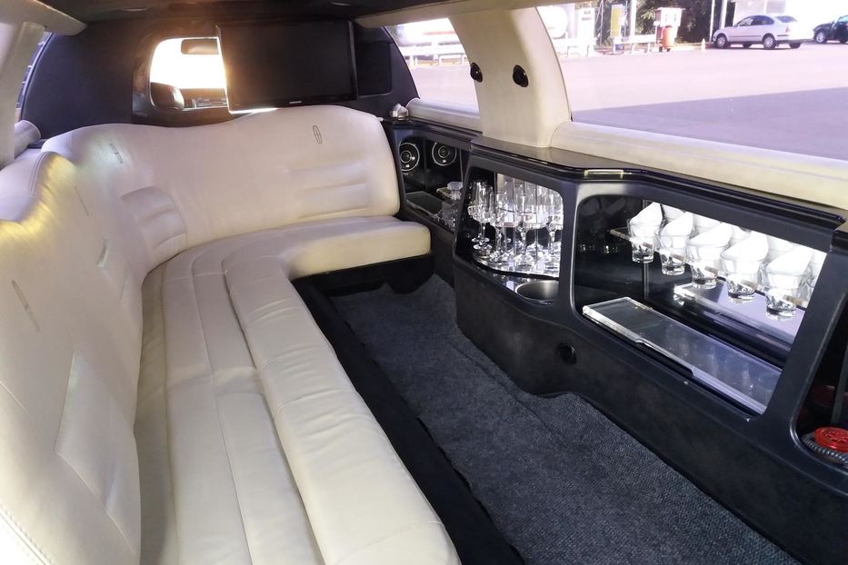 Продам Lincoln Town Car Limousine 2000 года в Киеве