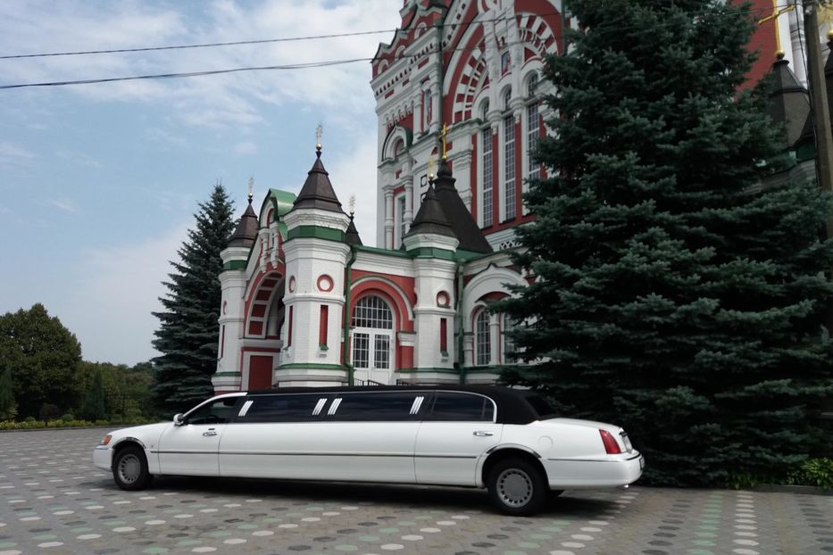 Продам Lincoln Town Car Limousine 2000 года в Киеве