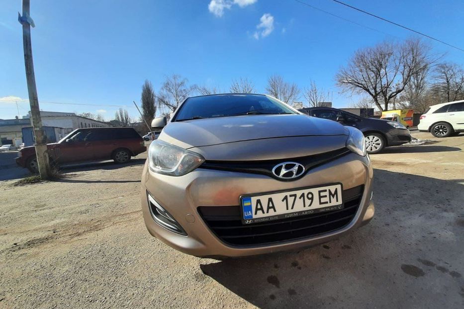 Продам Hyundai i20 2013 года в Киеве