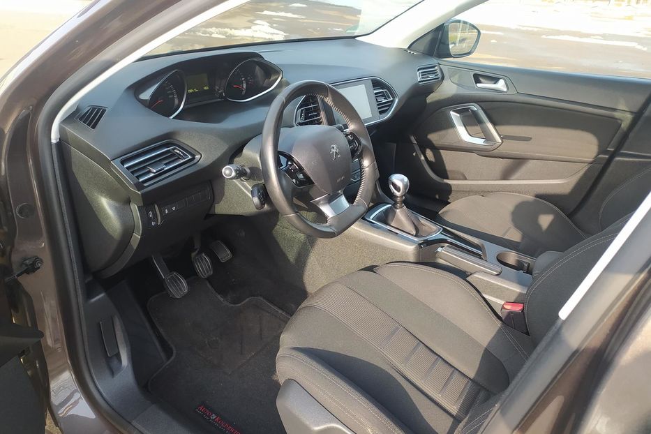 Продам Peugeot 308 Alure 2015 года в г. Дубно, Ровенская область