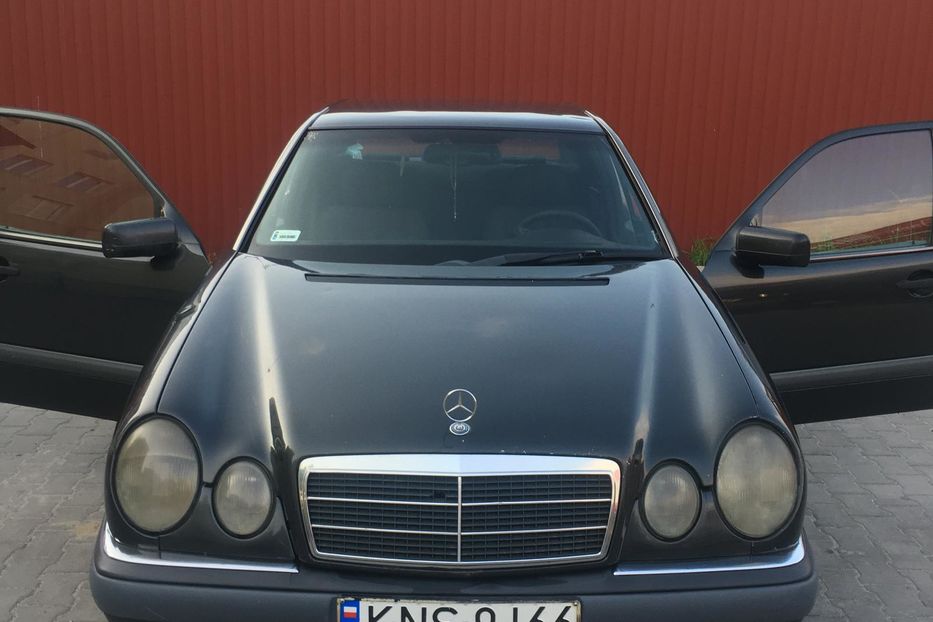 Продам Mercedes-Benz 220 1996 года в Львове