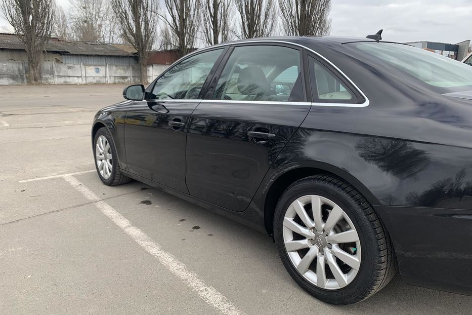 Продам Audi A4 B8 Premium PLUS 2011 года в Киеве