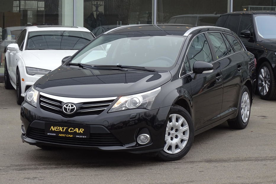 Продам Toyota Avensis Combi 2.0 D-4D MT 2014 года в Киеве