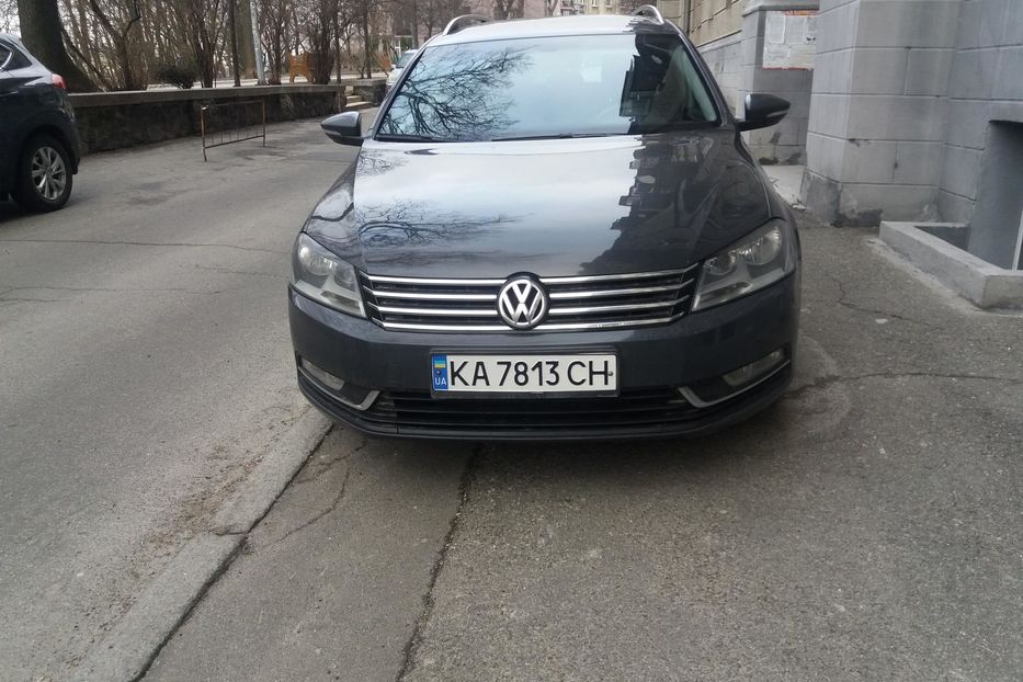 Продам Volkswagen Passat B7 Универсал 2012 года в Киеве