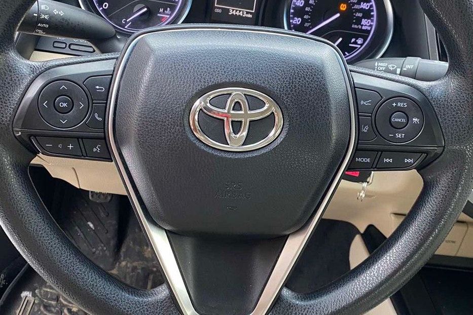 Продам Toyota Camry LE 2018 года в Харькове