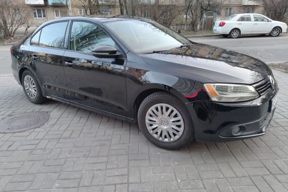 Продам Volkswagen Jetta 2014 года в Киеве