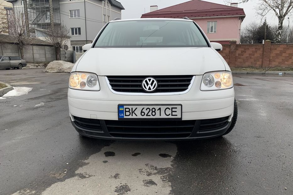 Продам Volkswagen Touran 2005 года в Ровно