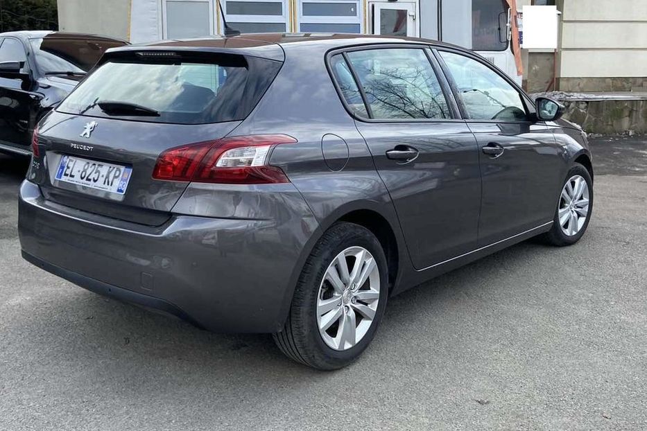 Продам Peugeot 308 2017 года в Киеве