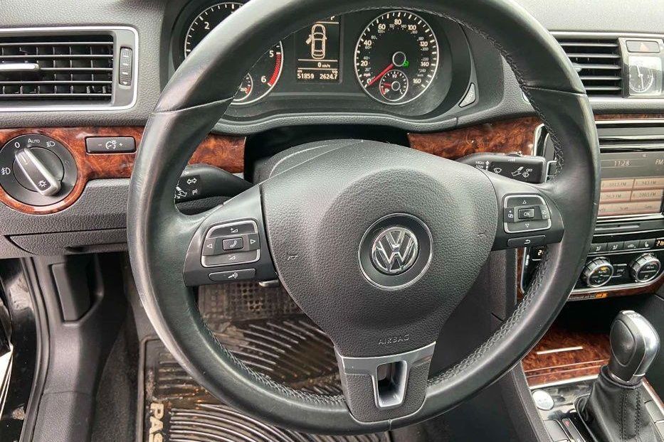 Продам Volkswagen Passat B7 2013 года в Киеве