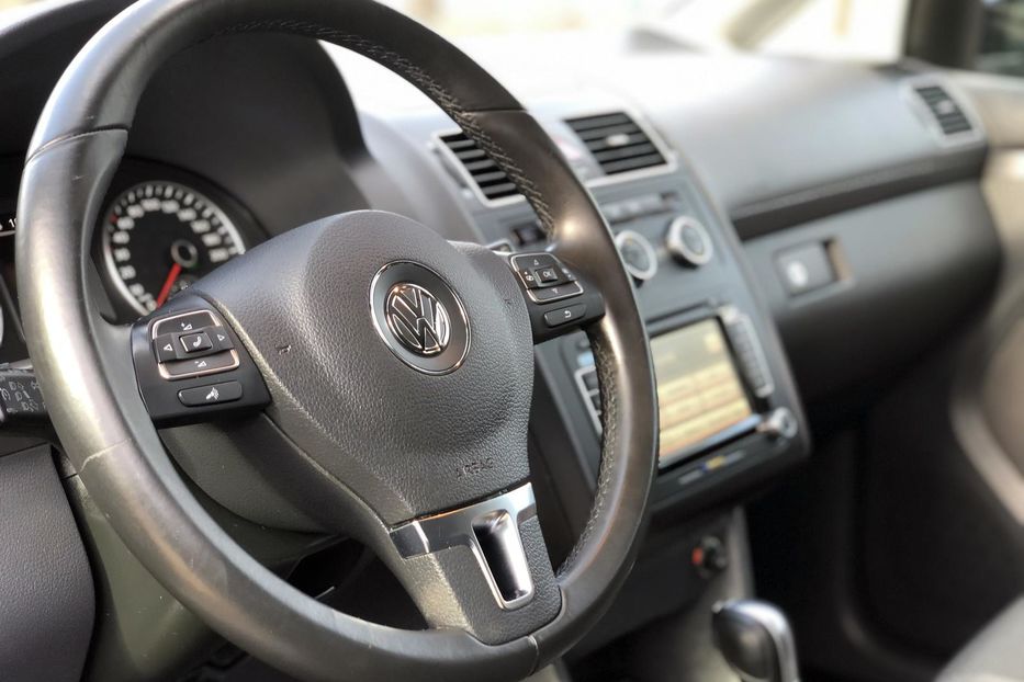 Продам Volkswagen Touran Bluemotion 2015 года в Киеве