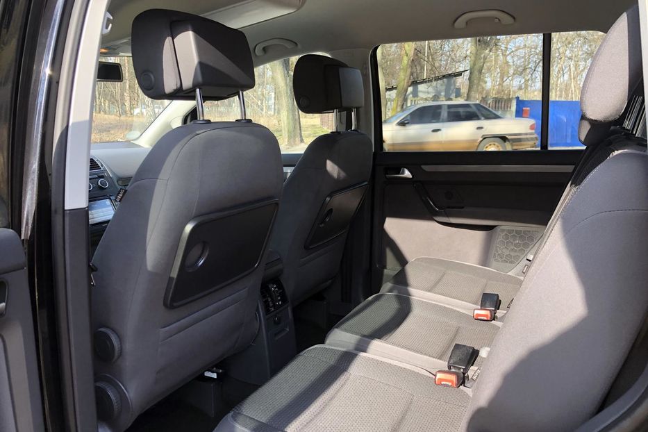 Продам Volkswagen Touran Bluemotion 2015 года в Киеве