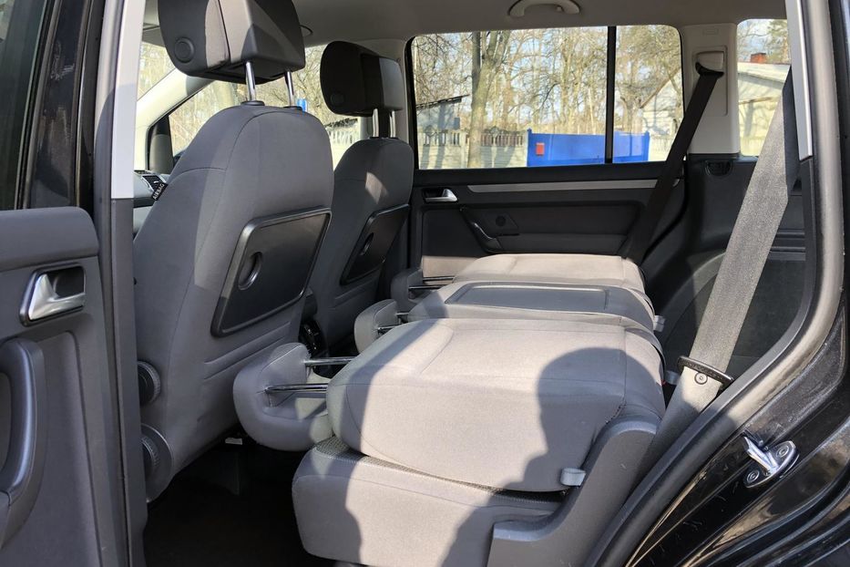 Продам Volkswagen Touran Bluemotion 2015 года в Киеве