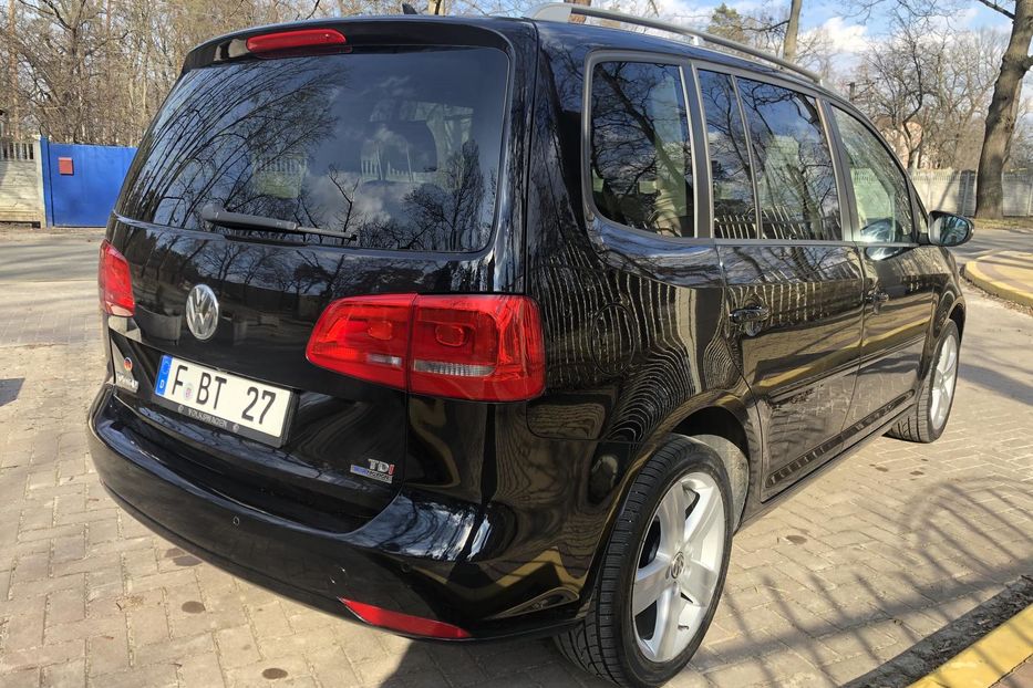 Продам Volkswagen Touran Bluemotion 2015 года в Киеве