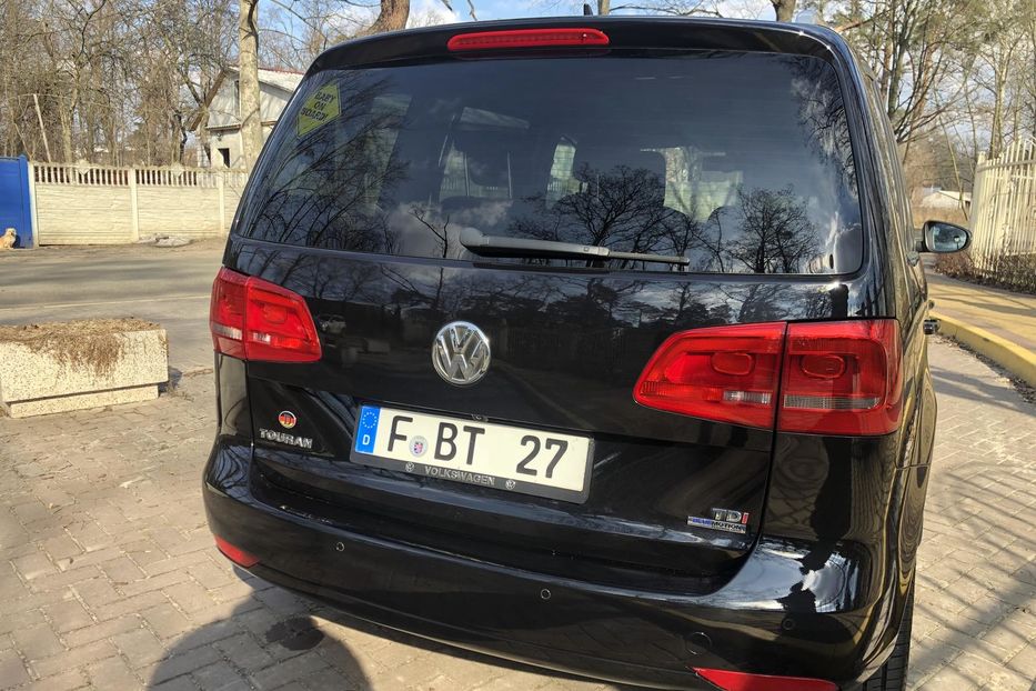 Продам Volkswagen Touran Bluemotion 2015 года в Киеве