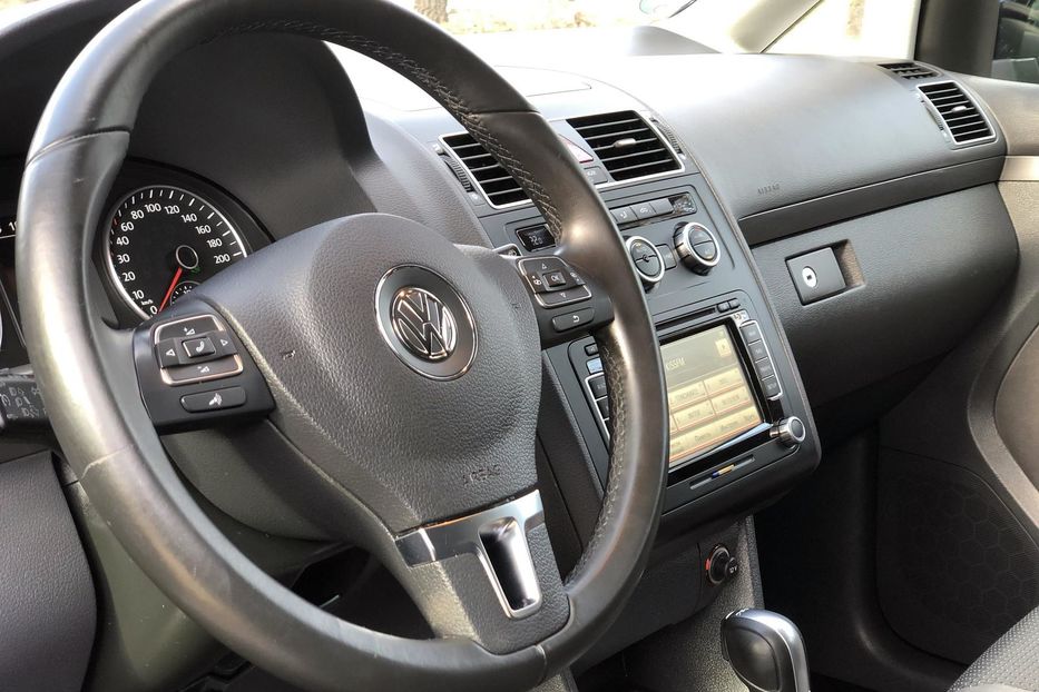 Продам Volkswagen Touran Bluemotion 2015 года в Киеве