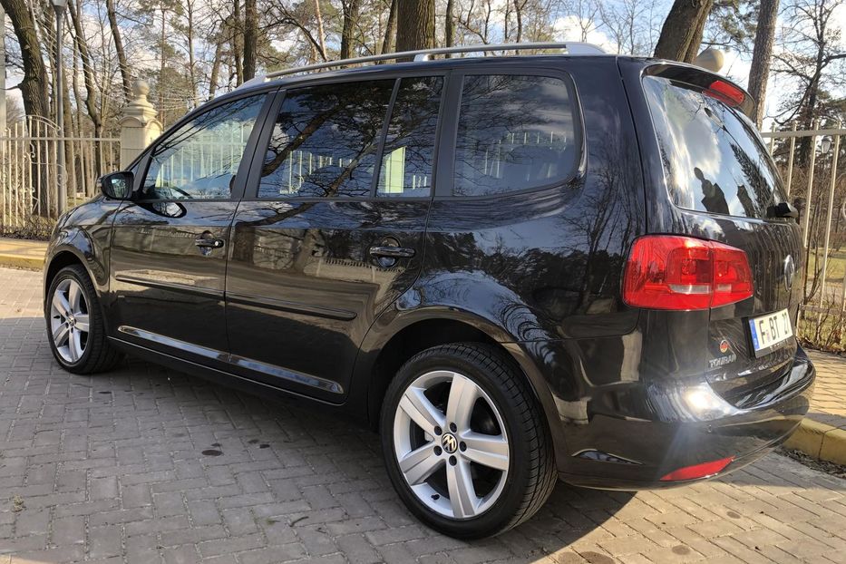 Продам Volkswagen Touran Bluemotion 2015 года в Киеве